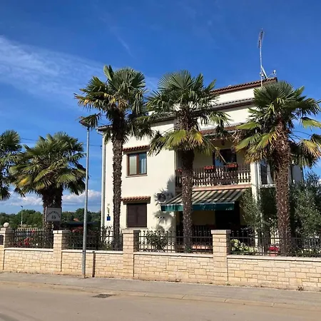 Mit Terrasse By Interhome Apartmán