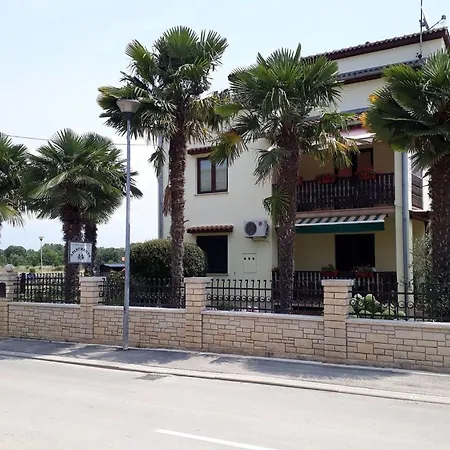 Mit Terrasse By Interhome Apartmán Funtana