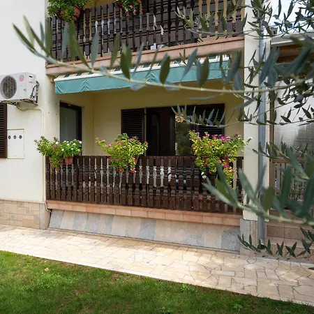 Mit Terrasse By Interhome *
